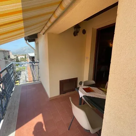 Orange House Apartment *