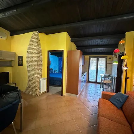 Orange House Apartment
