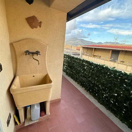Orange House Apartment *